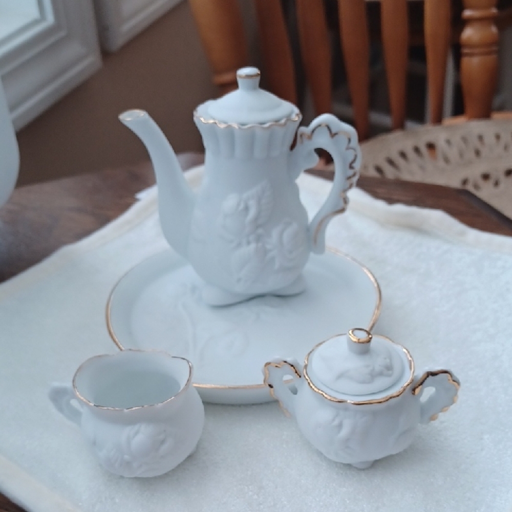 Elegant White and Gold Tea Set Miniture Tea Set Porcelian
